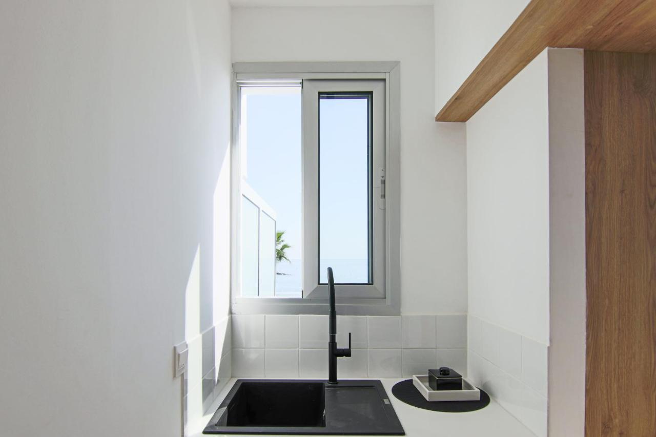 Phaedrus Living Seaview Studio Suite Lighthouse 52 Paphos Exteriör bild